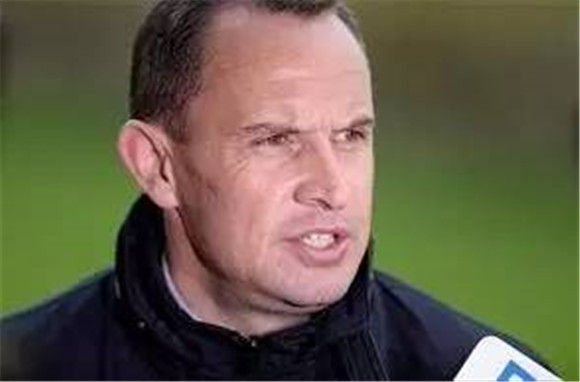 C:\Users\Administrator\Desktop\图\练马师华礼纳（Chris Waller）.jpg